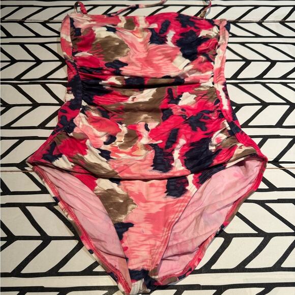 Tommy Bahama abstract floral one piece swimsuit size 8 - Picture 1 of 4